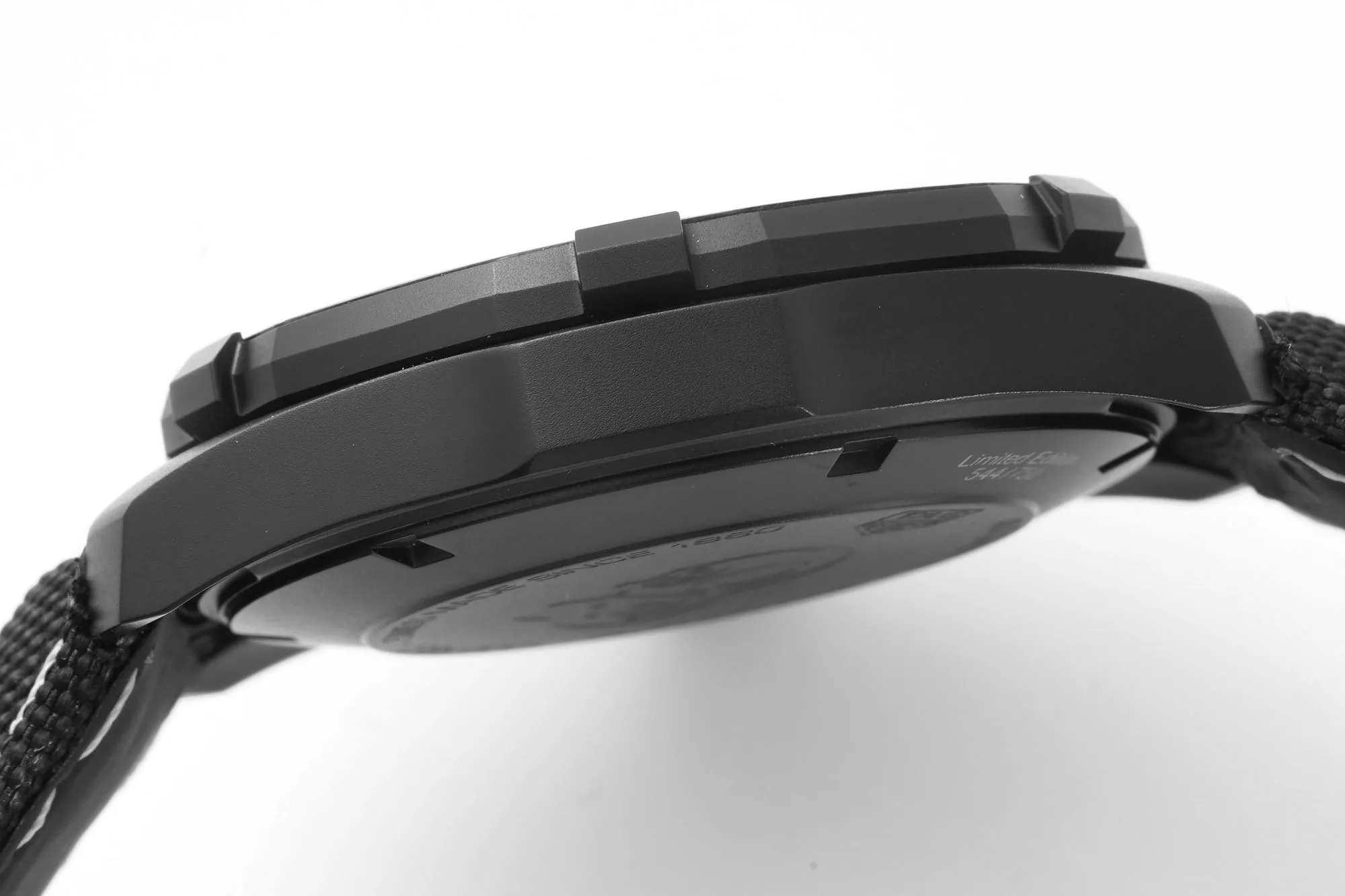 Tag Heuer Aquaracer Calibre 5 Automatic 41 mm Watch side 2
