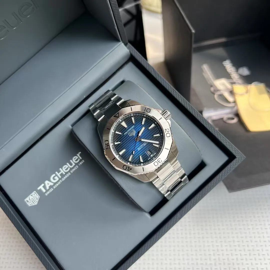 TAG Heuer Aquaracer Professional 200 side