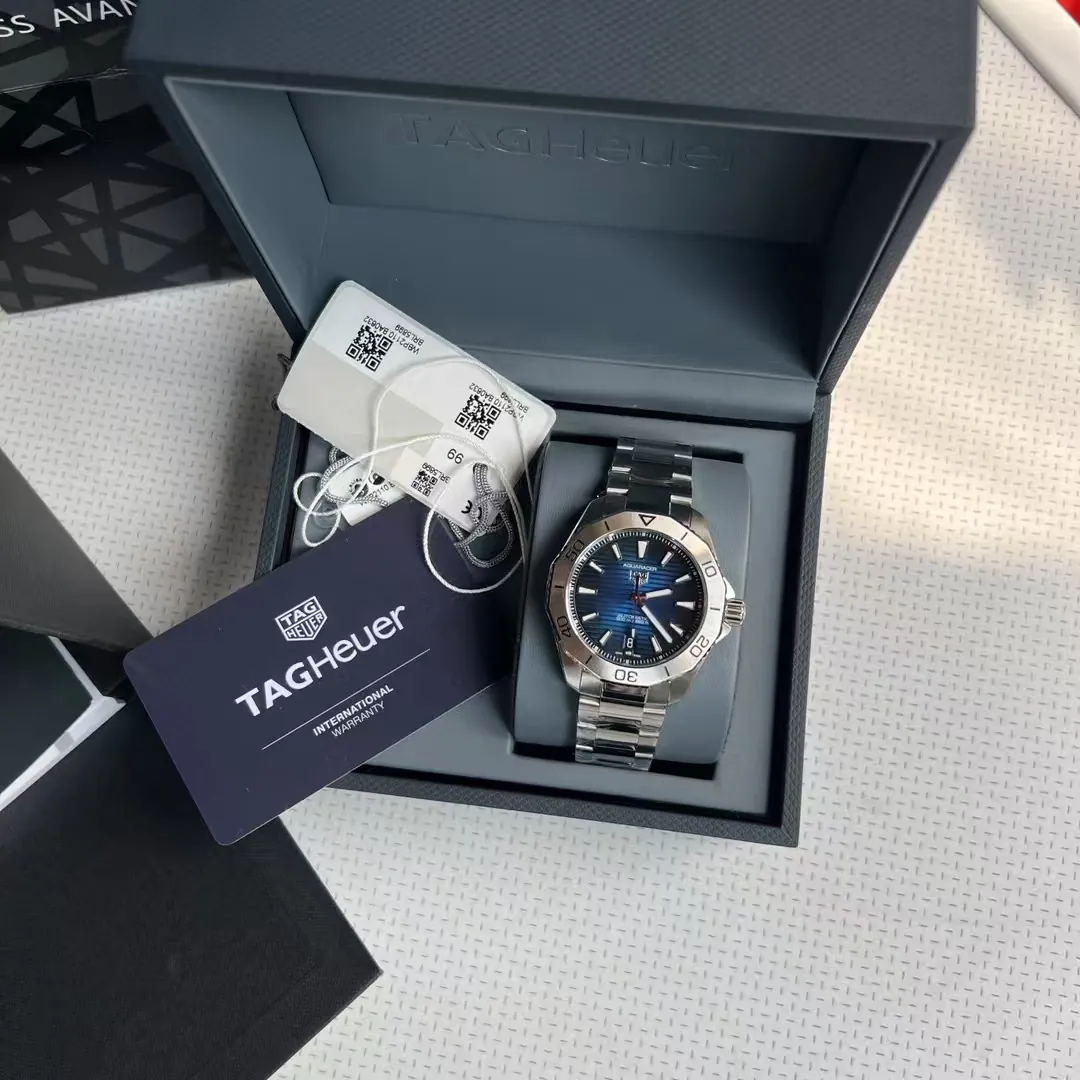 TAG Heuer Aquaracer Professional 200 Front