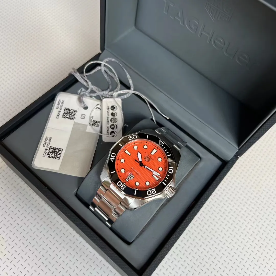 TAG Heuer Aquaracer Professional 300 Orange Diver front