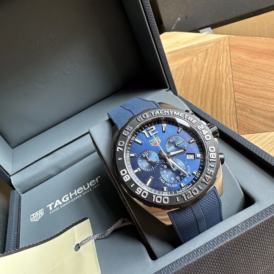 TAG Heuer FORMULA 1 Chronograph Quartz Blue Dial Rubber Band box