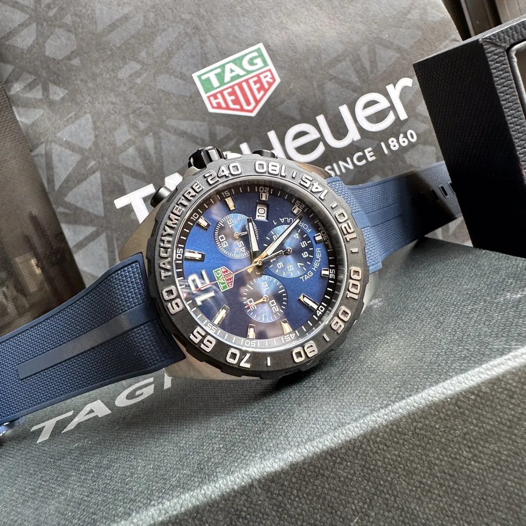 TAG Heuer FORMULA 1 Chronograph Quartz Blue Dial Rubber Band side