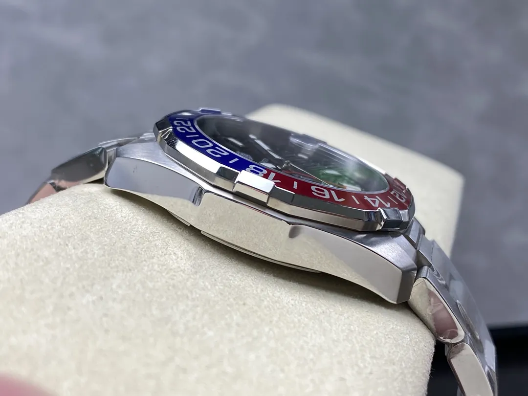 TAG Heuer Aquaracer GMT Automatic, 43 mm, Steel WAY201F.BA0927 side