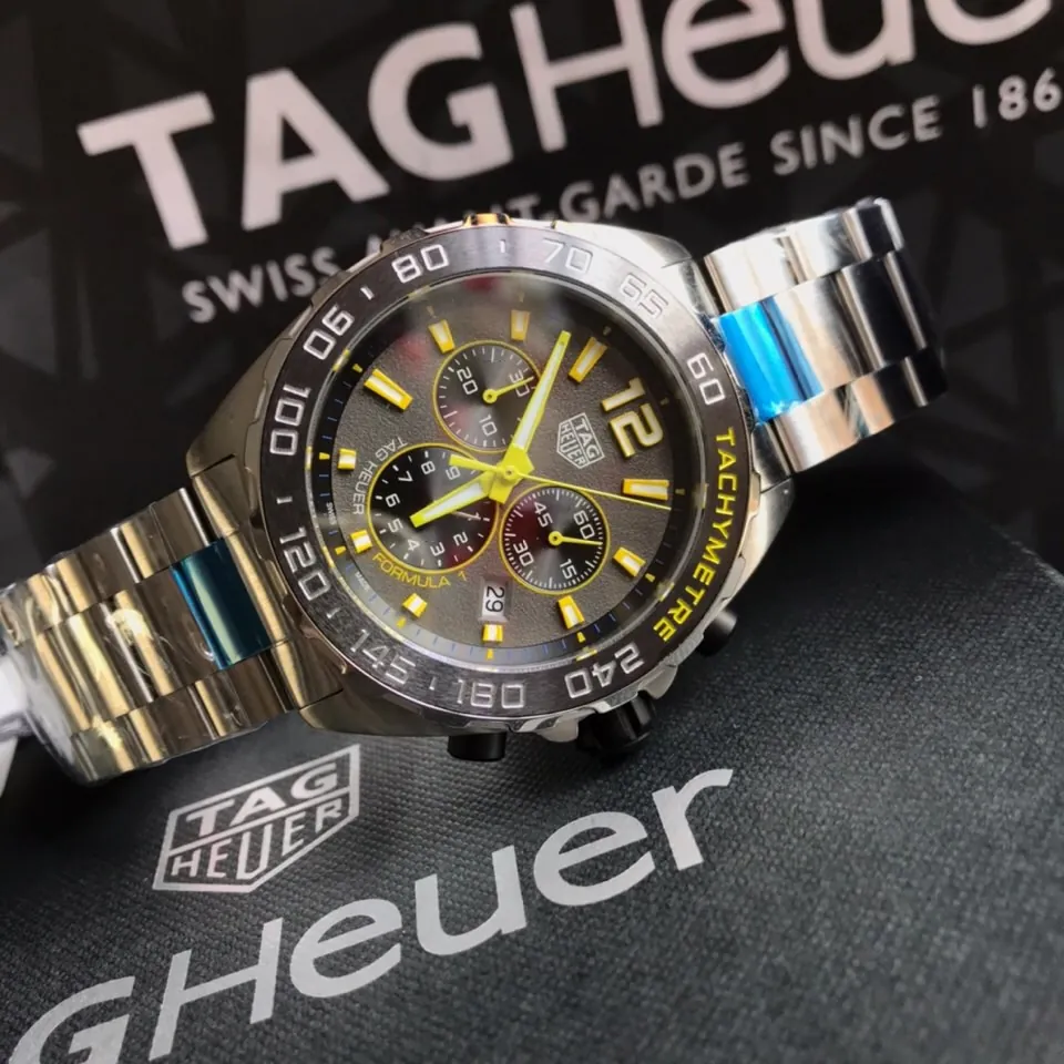 TAG Heuer Formula 1 Chronograph Quartz 43 mm side