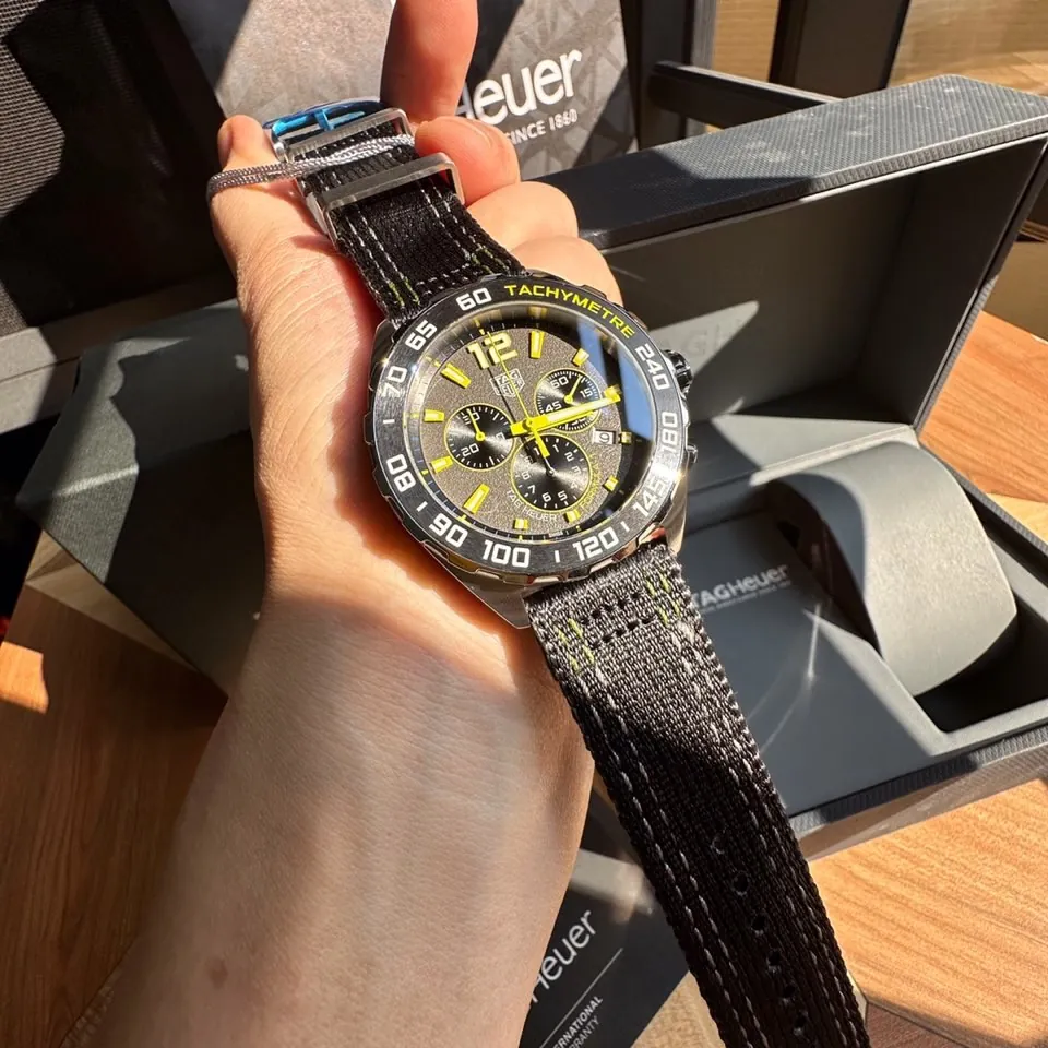 TAG Heuer Formula 1 Chronograph Quartz 43 mm HAND