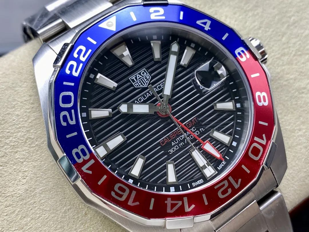 TAG Heuer Aquaracer GMT Automatic, 43 mm, Steel WAY201F.BA0927 detail