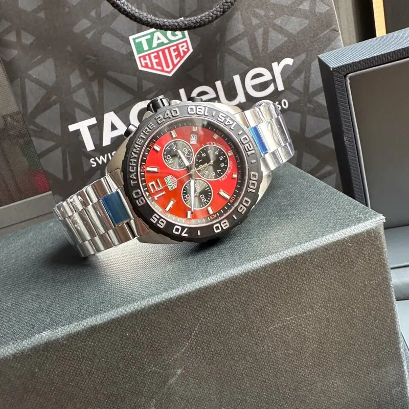 TAG Heuer Formula 1 Chronograph Quartz 43 mm side