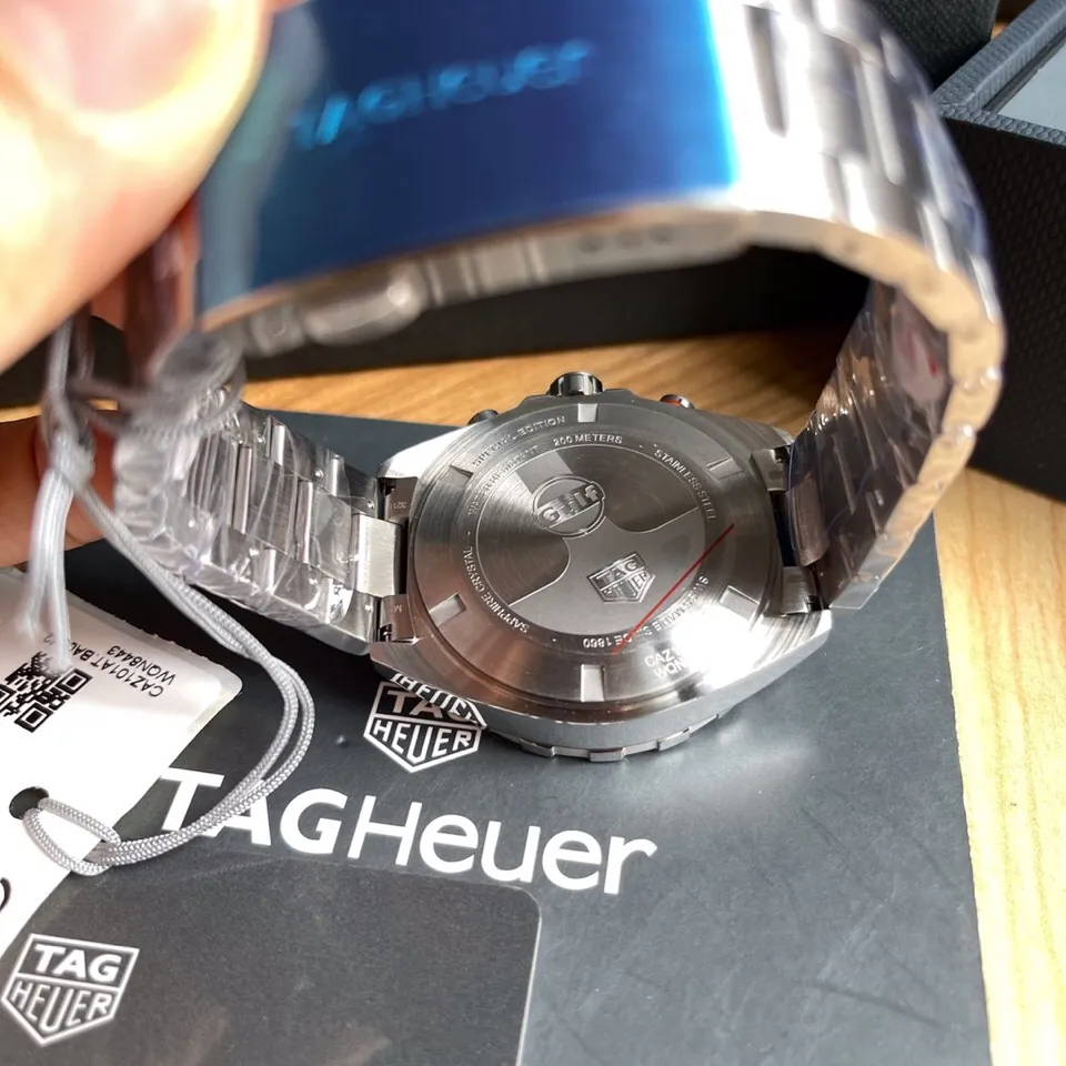 TAG Heuer Formula 1 Gulf Special Edition detail
