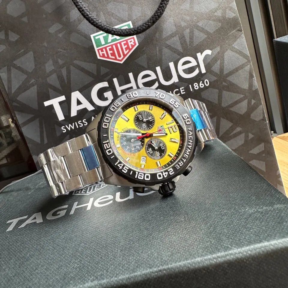 TAG Heuer Formula 1 Chronograph Quartz 43 mm side