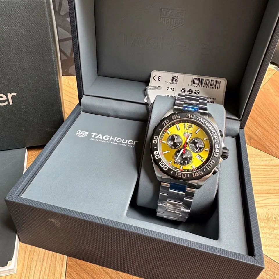 TAG Heuer Formula 1 Chronograph Quartz 43 mm front