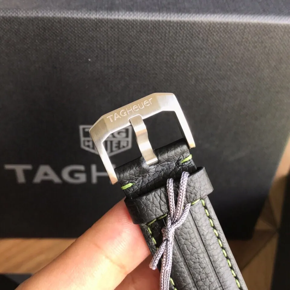 TAG Heuer Formula 1 Quartz 43 mm buckle