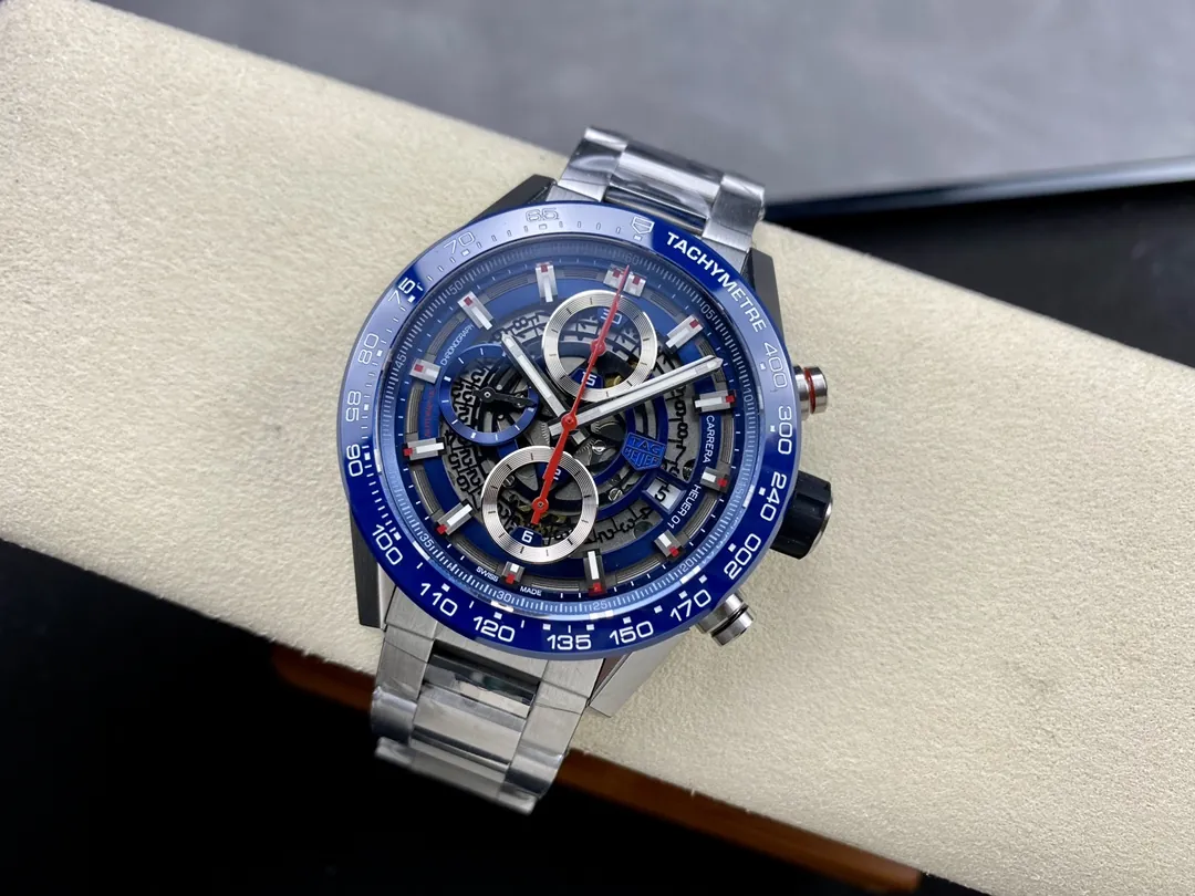 TAG Heuer Carrera Heuer 01 Automatic 43 mm Watch display