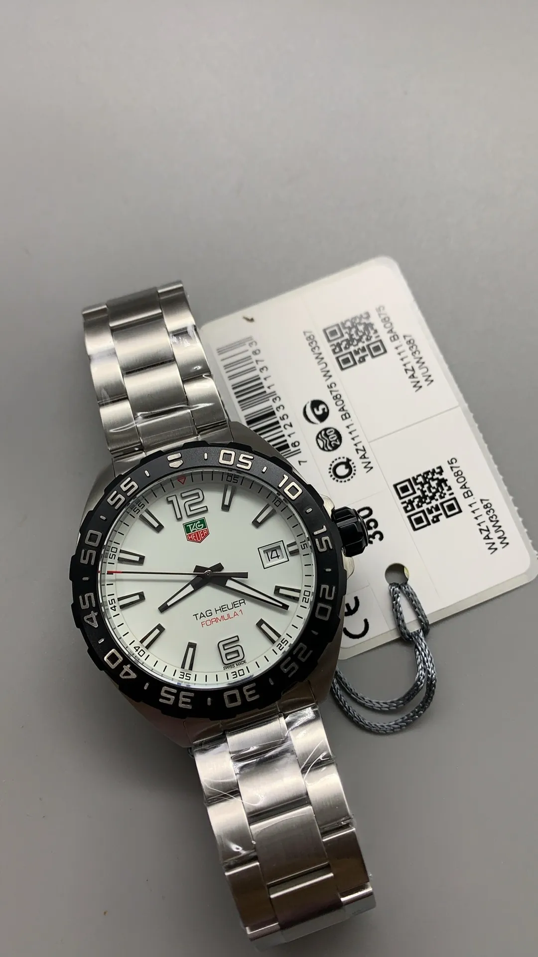 Tag Heuer Formula 1 Quartz WAZ1111.BA0875 Replica Watch detail