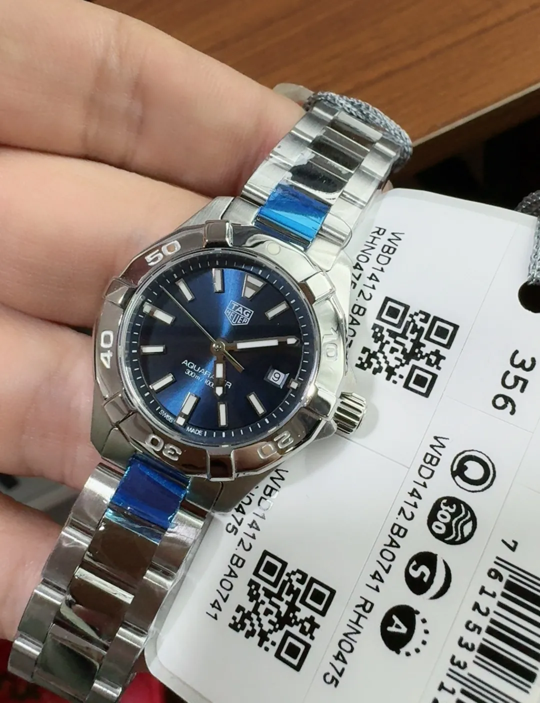 TAG Heuer Aquaracer Women’s Quartz WBD1412.BA0741 Replica Watch in hand