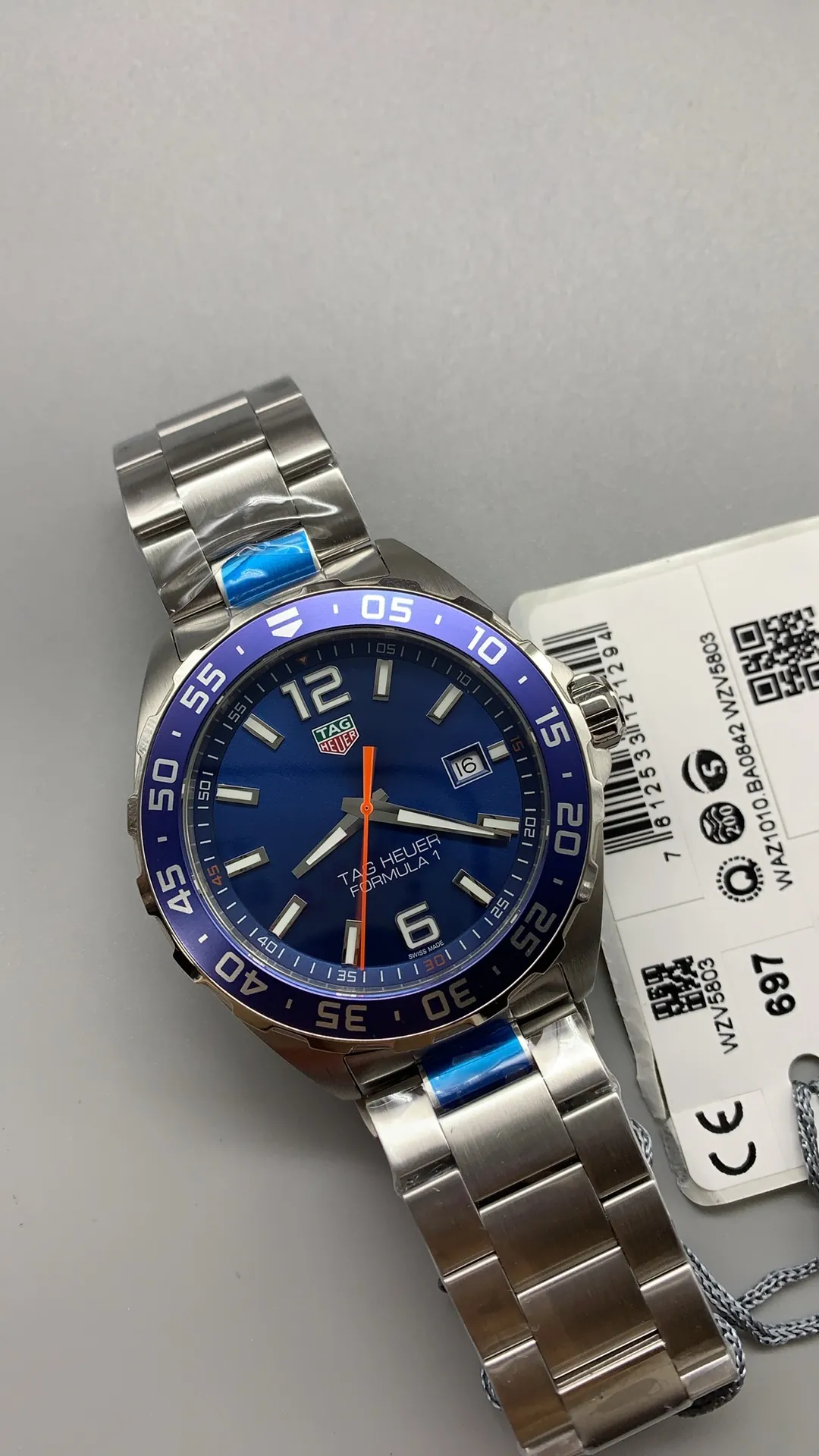 TAG Heuer Formula 1 Date WAZ1010.BA0842 43MM Replica Watch detail