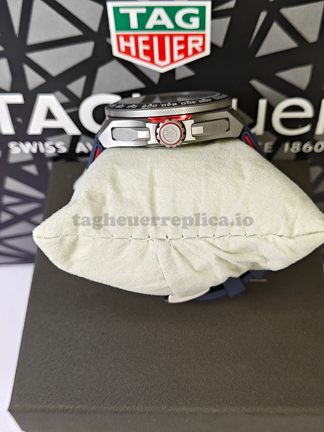 Replica TAG Heuer Formula 1 CBZ2080.FT8091 Oracle Red Bull Racing 20th Anniversary 44mm Calibre 16 Sport Watch - Crown
