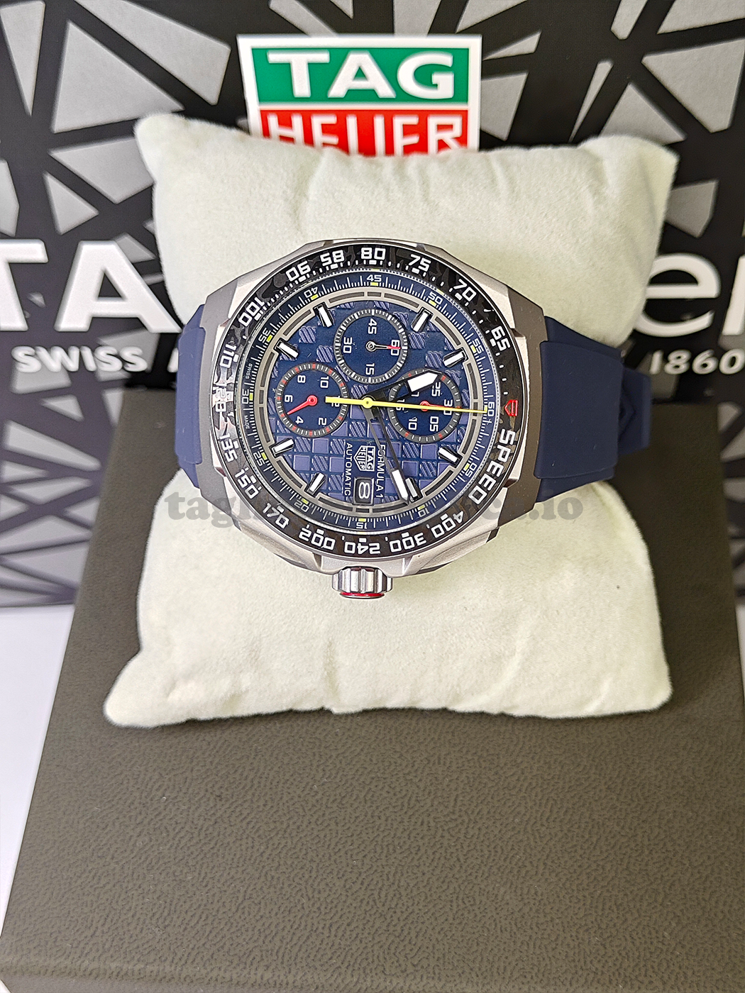 Replica TAG Heuer Formula 1 CBZ2080.FT8091 Oracle Red Bull Racing 20th Anniversary 44mm Calibre 16 Sport Watch - Front 4

