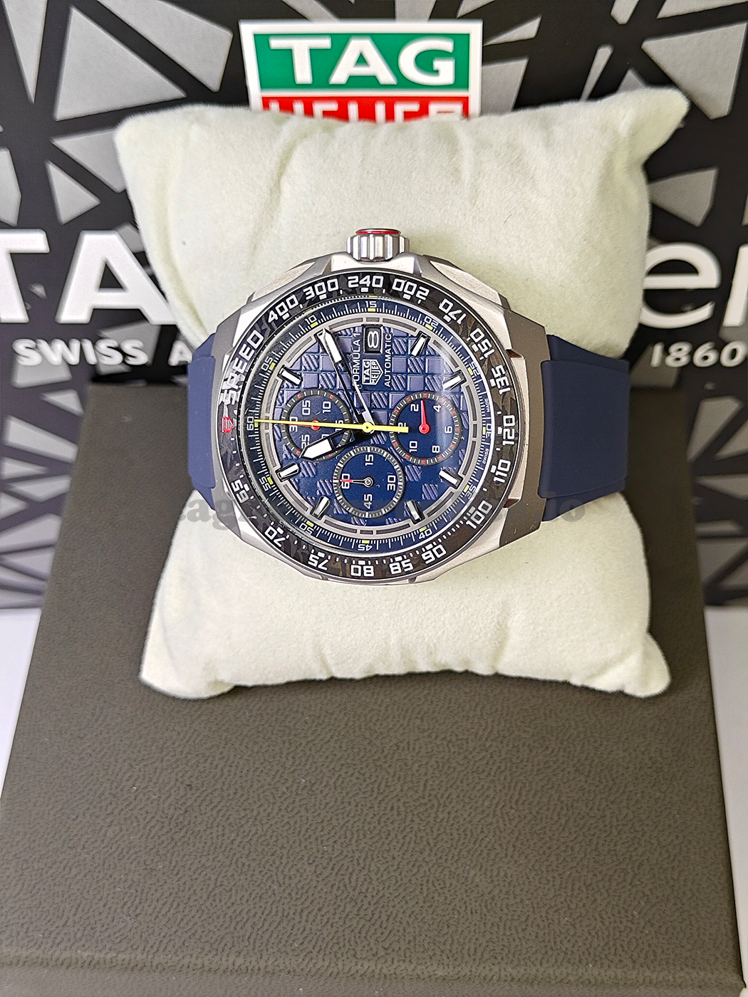 Replica TAG Heuer Formula 1 CBZ2080.FT8091 Oracle Red Bull Racing 20th Anniversary 44mm Calibre 16 Sport Watch - Front 3
