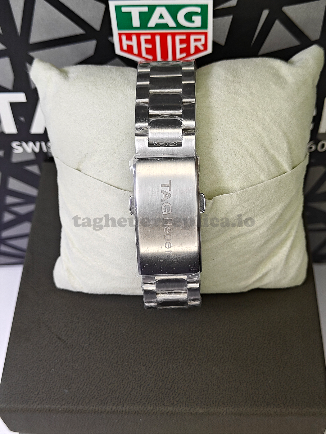 Replica TAG Heuer Formula 1 CAZ201G.BA0876 44mm Blue Sunburst Dial - Clasp & Bracelet Shot
