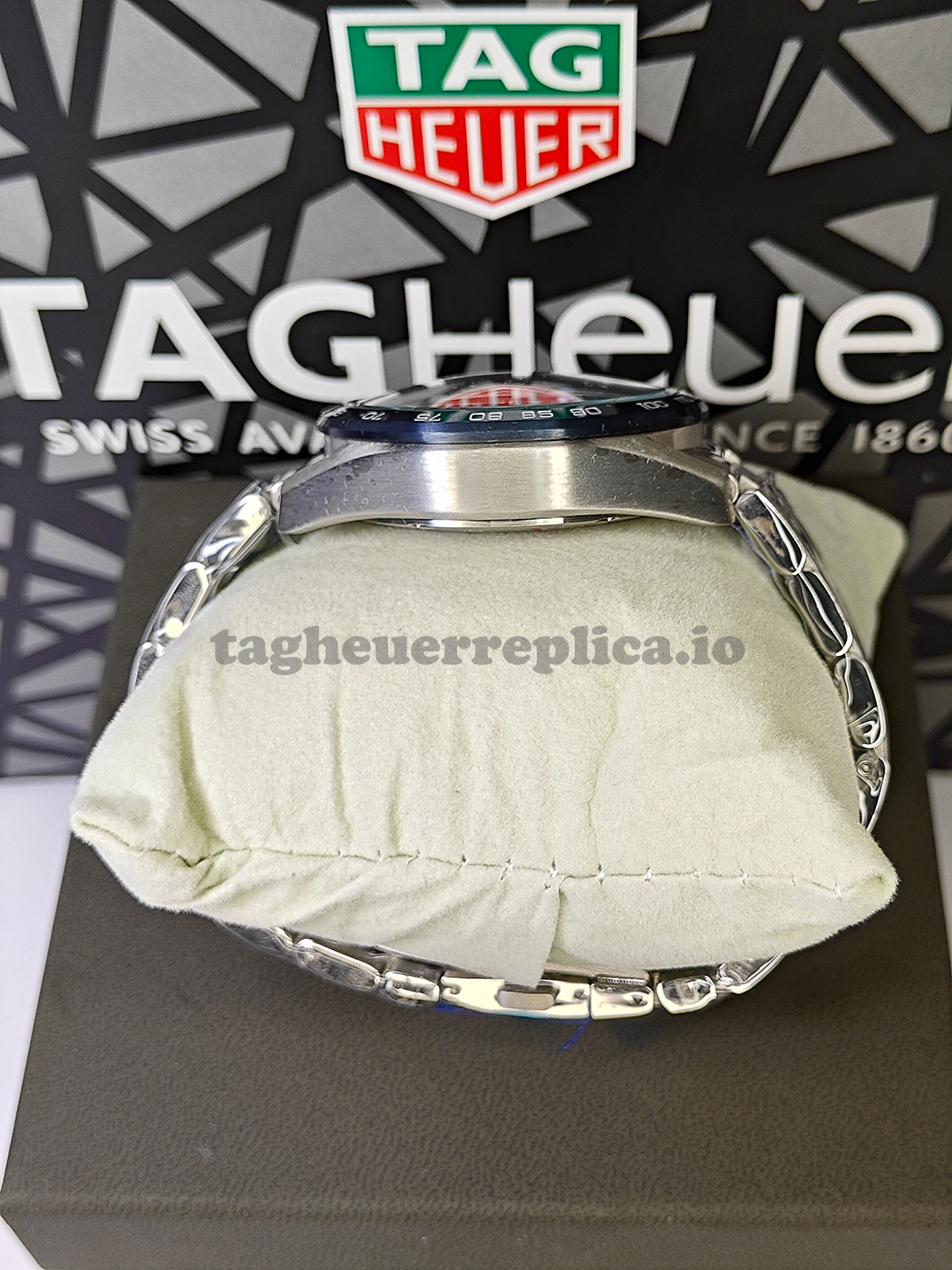 Replica TAG Heuer Carrera CBN2A1A.BA0643 44mm Blue Brushed Dial - Case Side View
