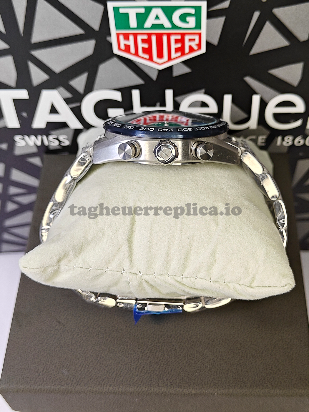 Replica TAG Heuer Carrera CBN2A1A.BA0643 44mm Blue Brushed Dial - Crown
