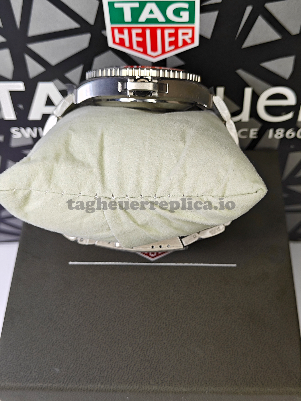 Replica TAG Heuer Aquaracer WBP5A8A.BF0619 45mm Black Dial - Crown
