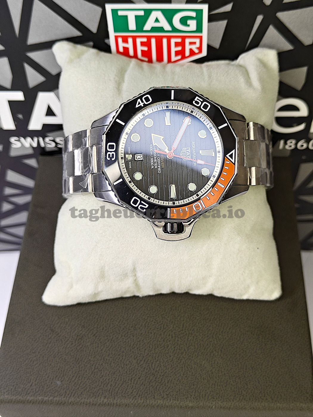 Replica TAG Heuer Aquaracer WBP5A8A.BF0619 45mm Black Dial - Front 4
