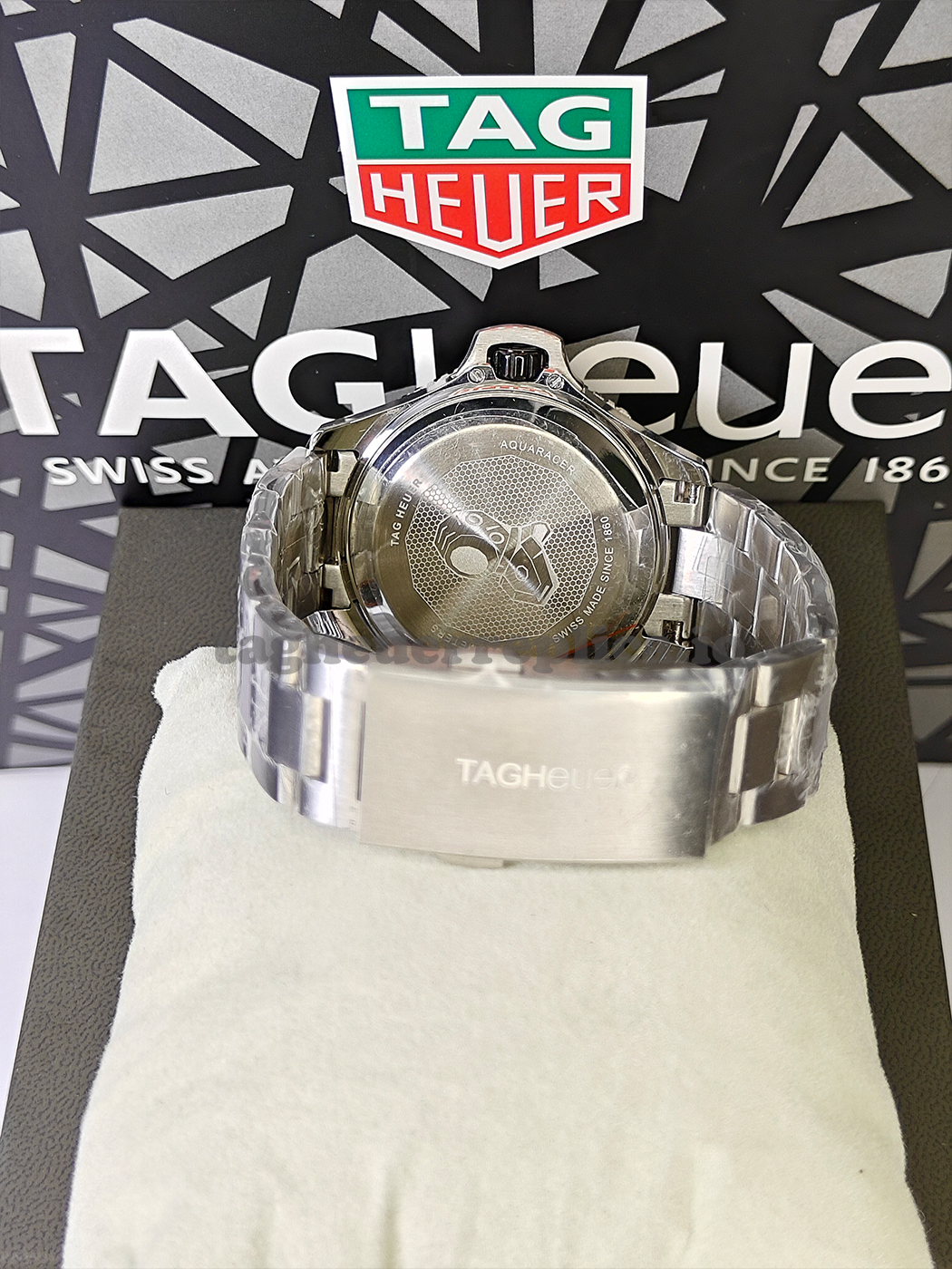 Replica TAG Heuer Aquaracer WBP5A8A.BF0619 45mm Black Dial - Back
