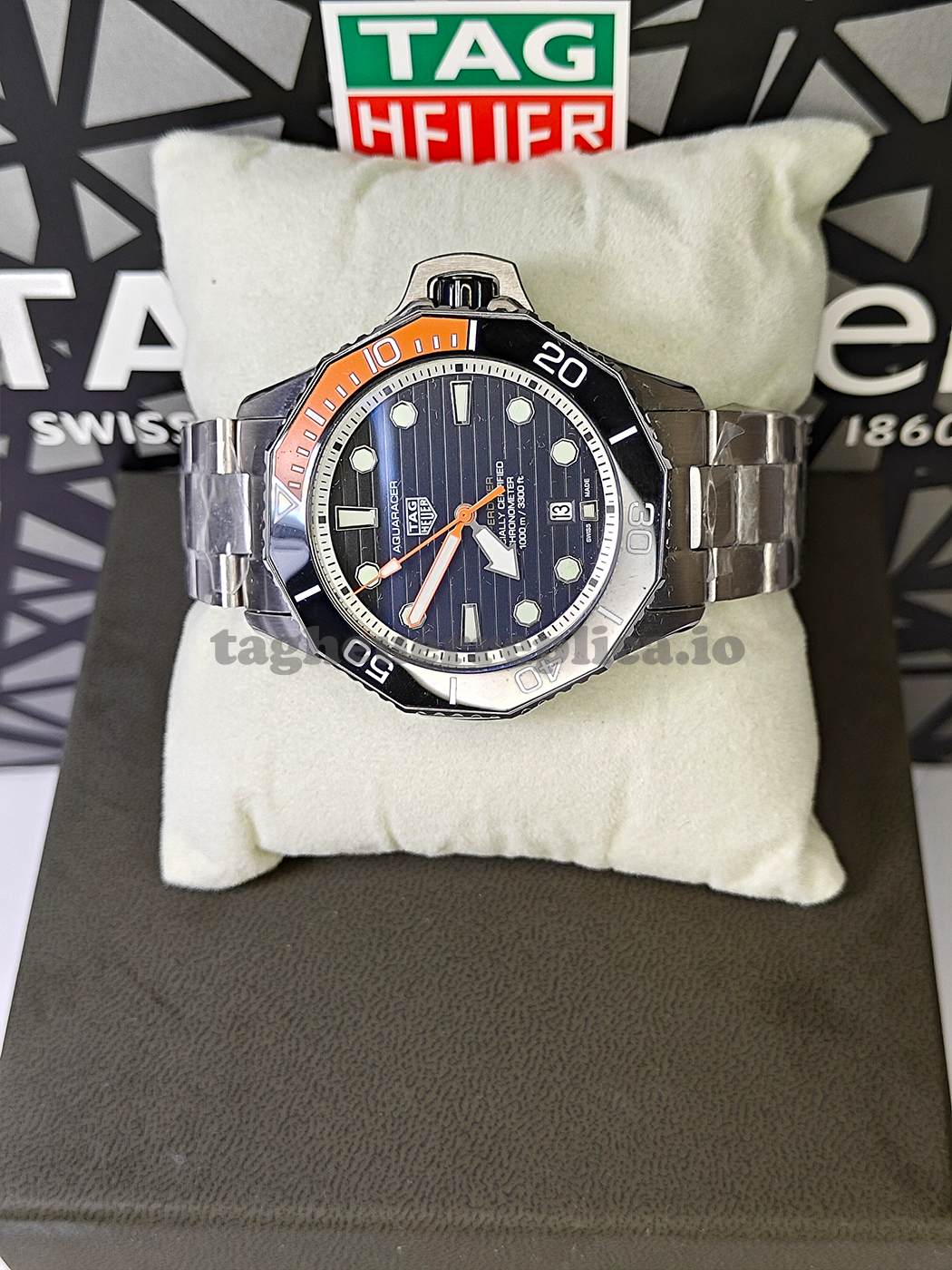Replica TAG Heuer Aquaracer WBP5A8A.BF0619 45mm Black Dial - Front 3

