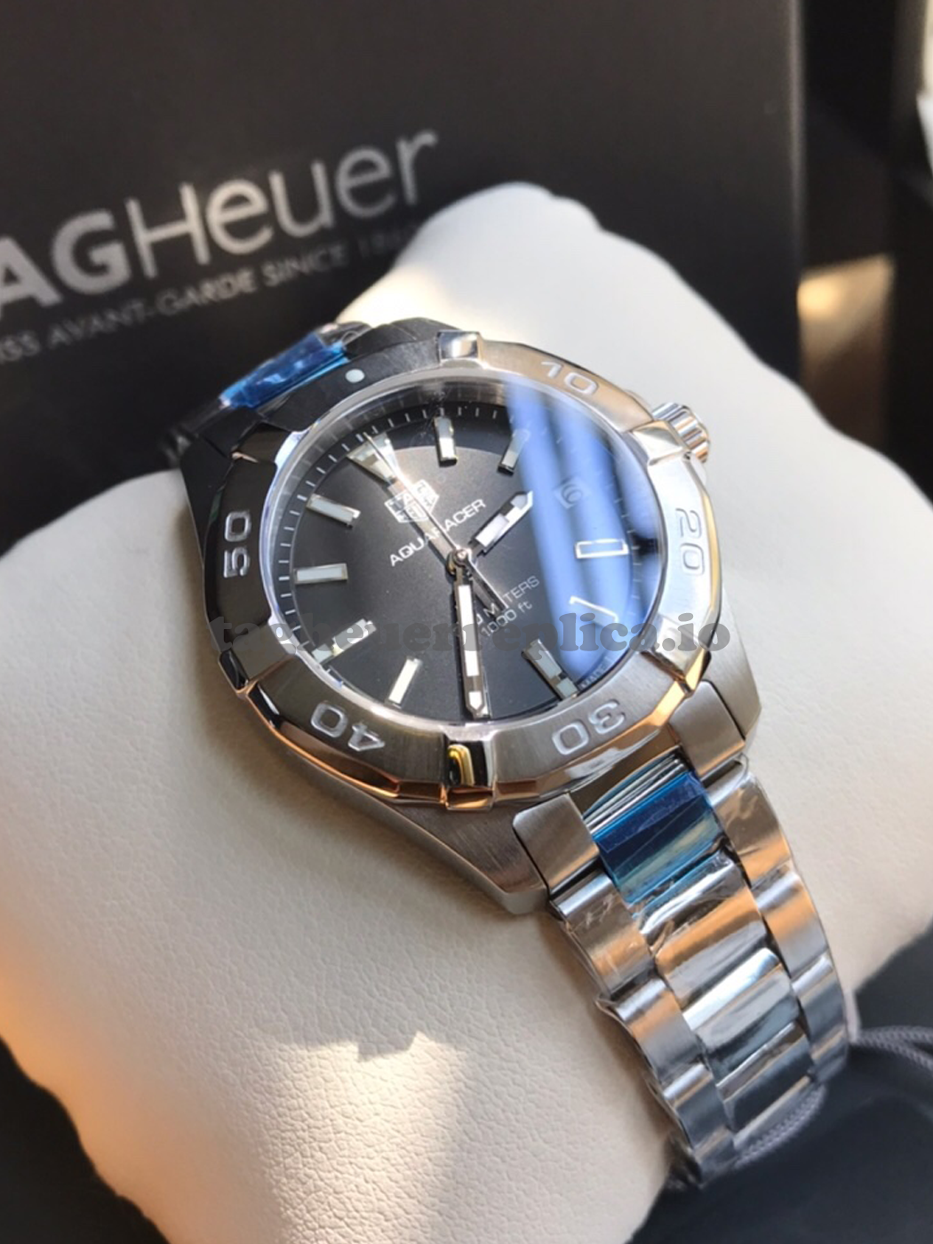 Replica TAG Heuer Aquaracer WBD1310.BA0740 32mm Black Sunray Dial - Front 5
