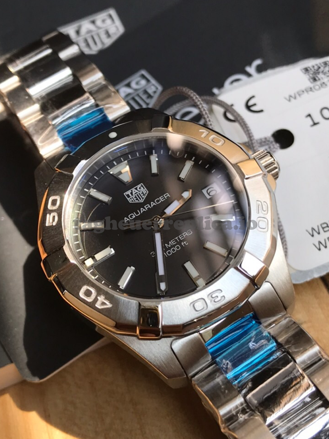Replica TAG Heuer Aquaracer WBD1310.BA0740 32mm Black Sunray Dial - Front 4

